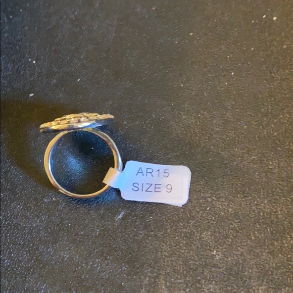 Ring - Picture 3 of 3